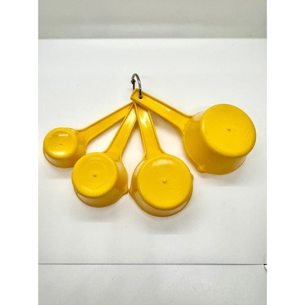 Vintage Lustro Ware Yellow Plastic Measuring Cups‎ Set 4pc Mid Century Retro